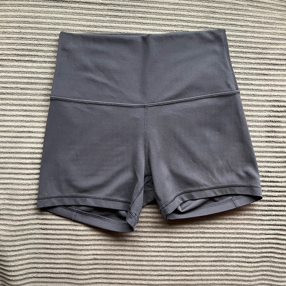 NWOT Lululemon Align High-Rise Short 4" in Black, Size 6
